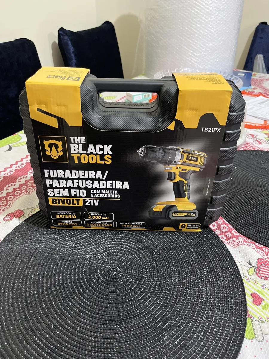 Parafusadeira The Black Tools maleta aberta